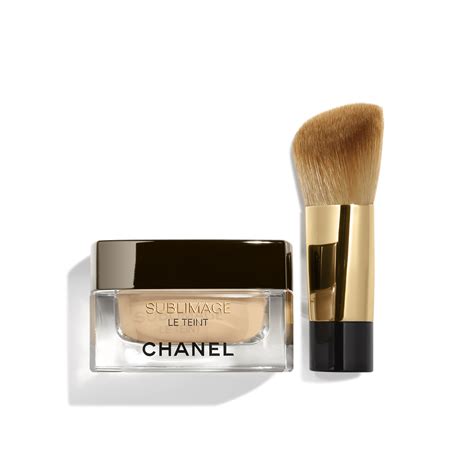 Fondos de Maquillaje CHANEL: Naturales y de Larga Duración.